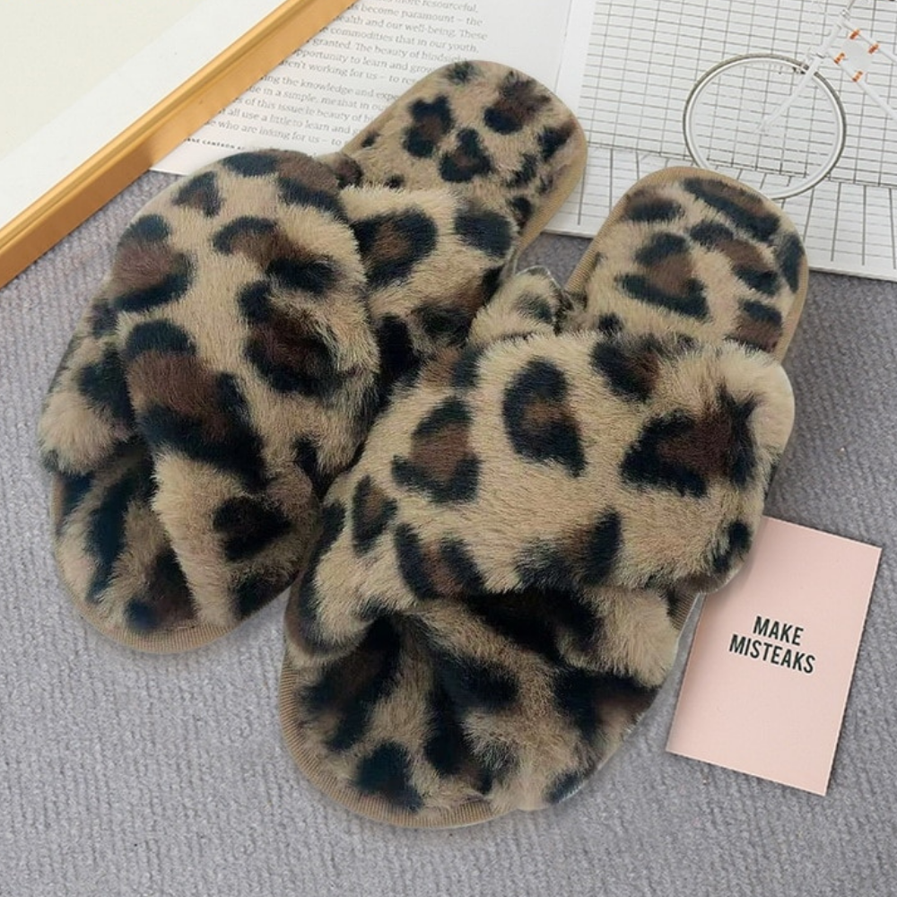 Pantufa Feminina - Fluffy Slipper